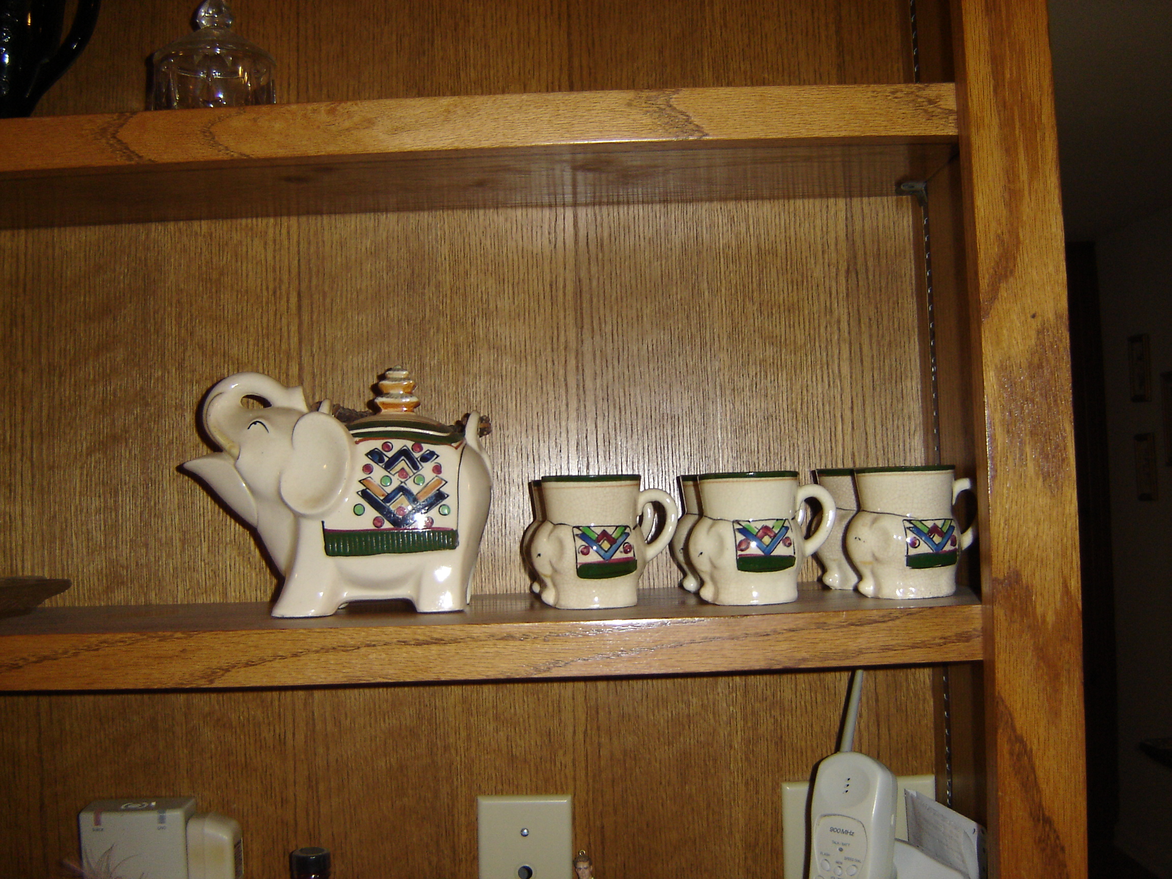 Elephant tea set with teapot and six cups InstAppraisal
